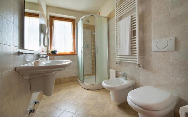Residence Adamello Resort Ponte Di Legno Habitación foto